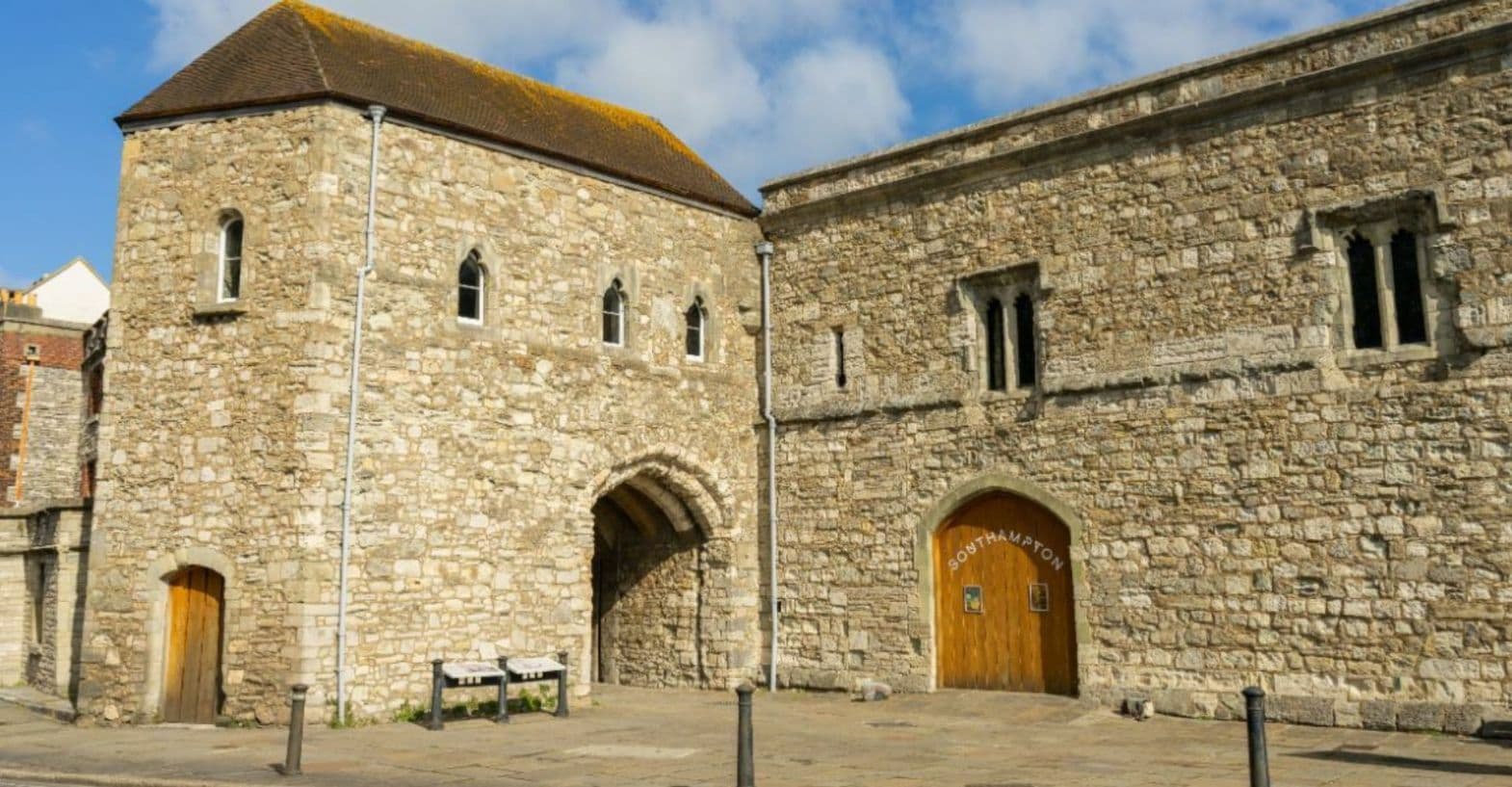 Front doors of Gods House Tower, Southampton