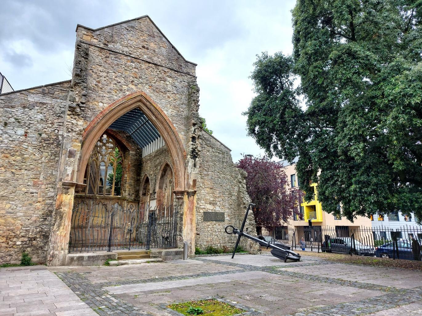 Holyrood Church Courtyard