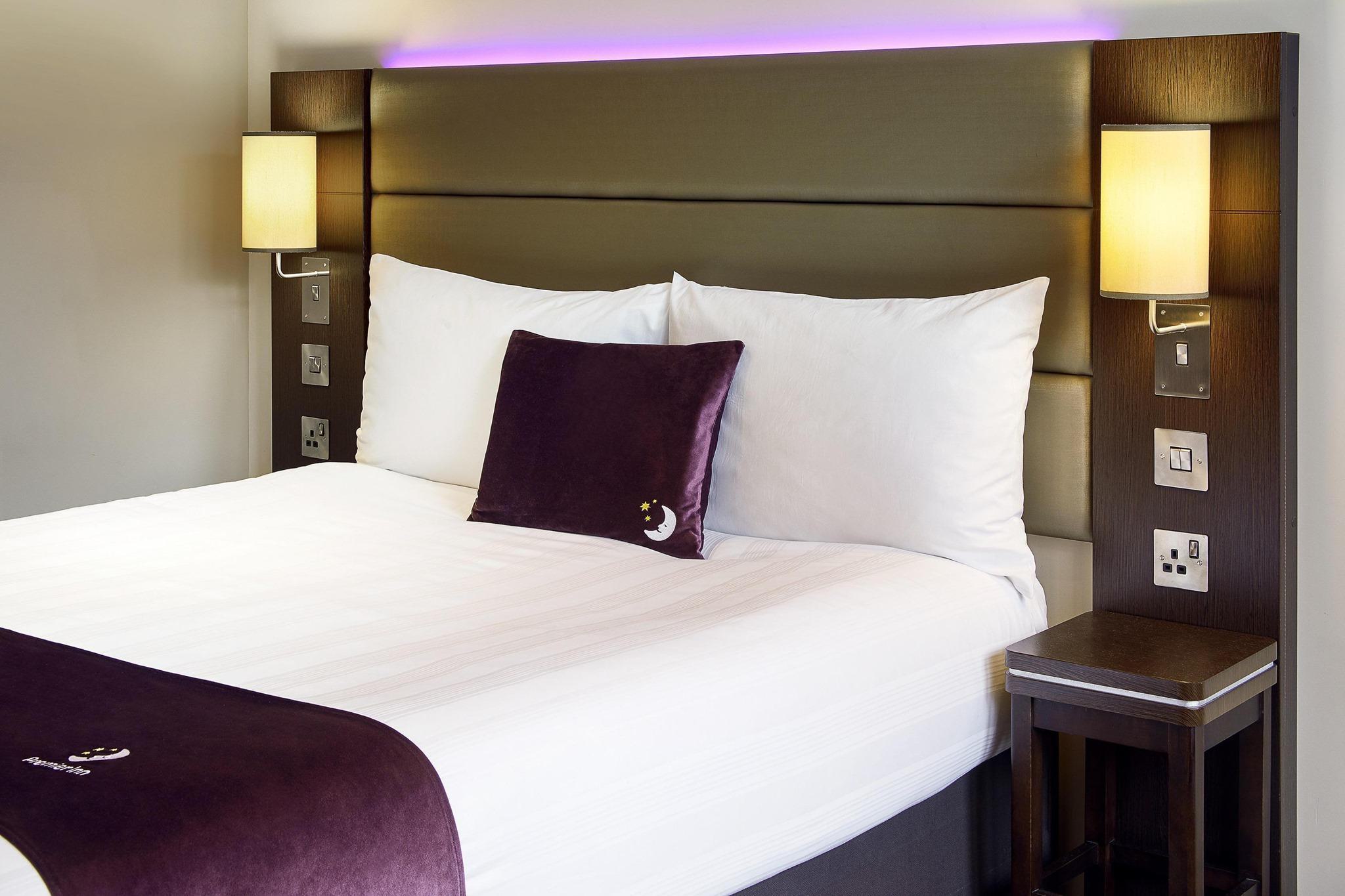 Single bed in the Premier Inn Southampton Central